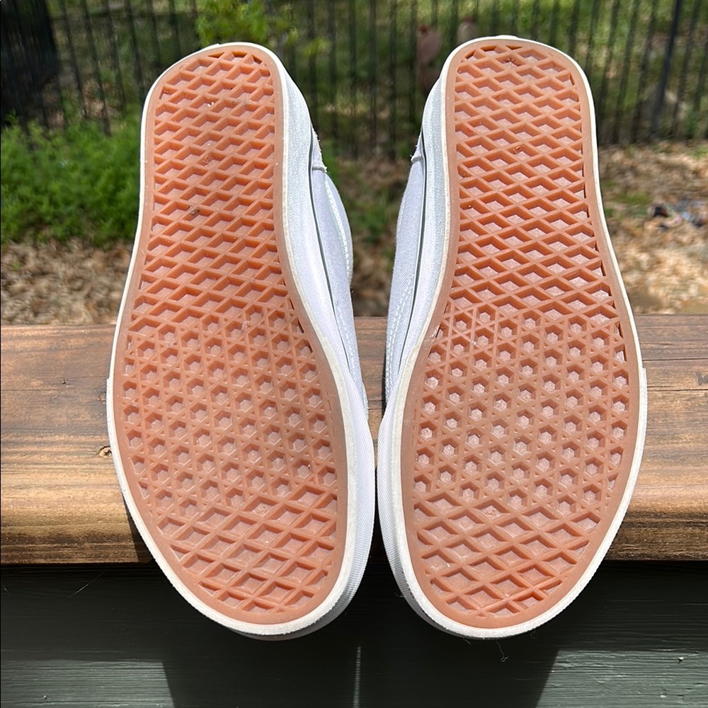 Vans White Sneakers Classic Skate Style - Picture 5 of 5